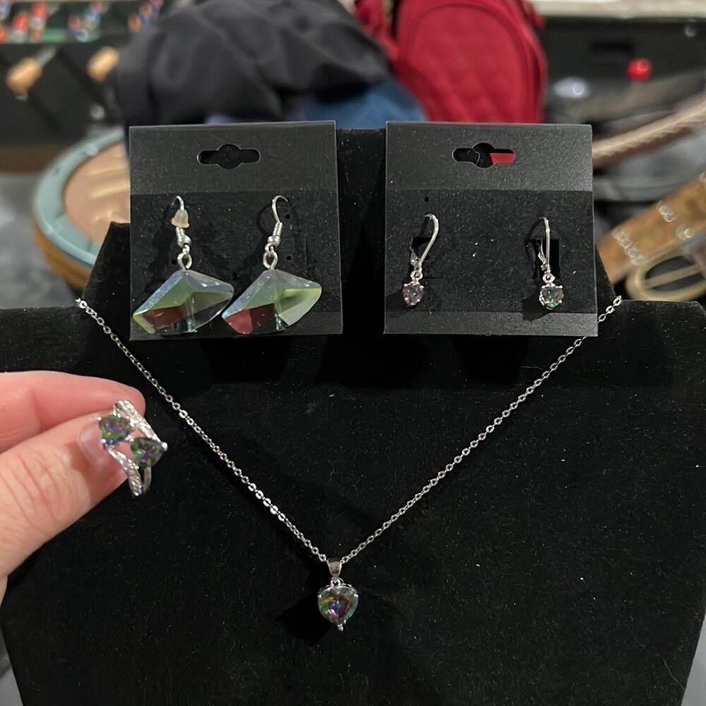 Greenish gray stones, necklace, earrings and ring. Pretty in green!!!